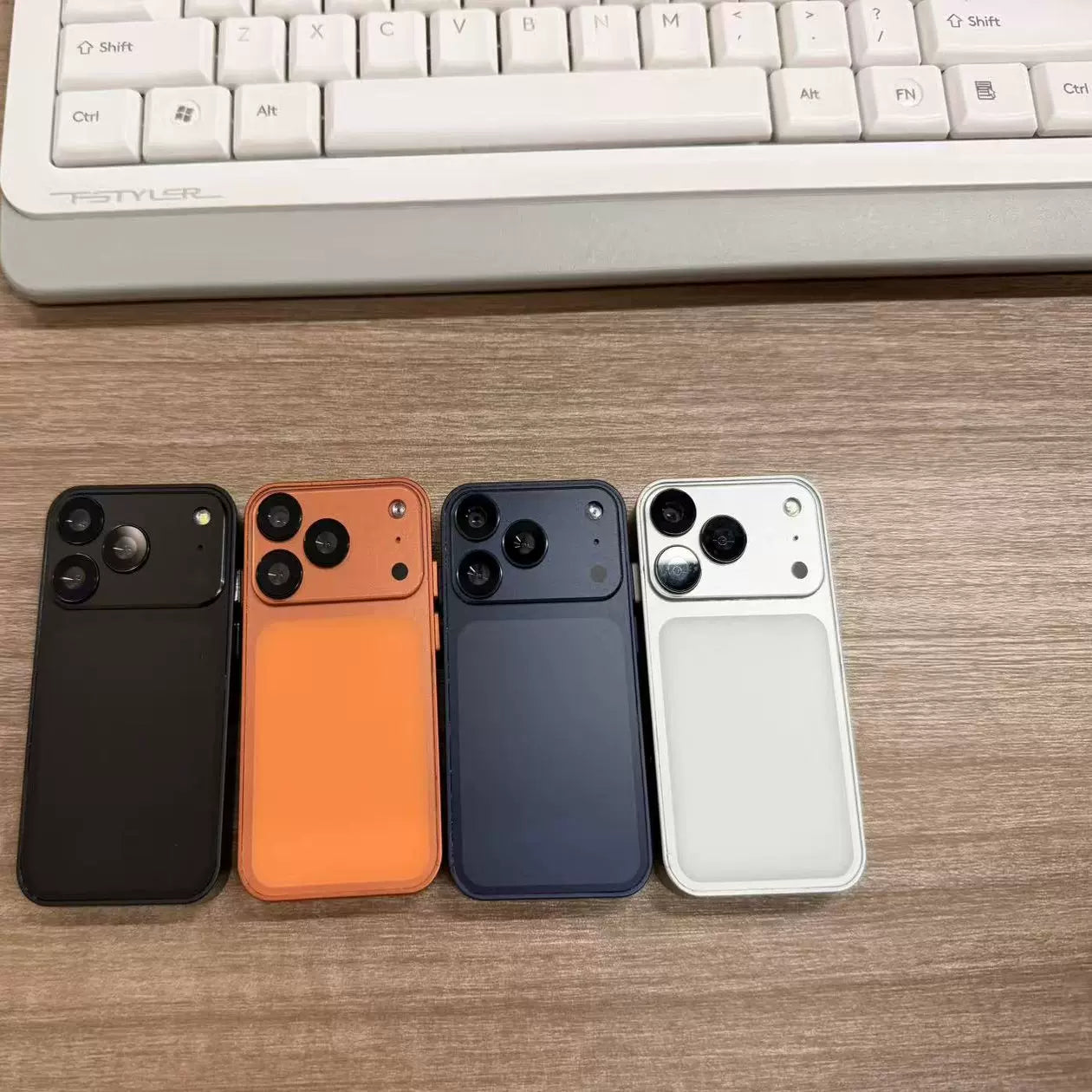  Mini iPhone 17 Pro Max 5G 4/64GB – Ultra Kompaktan Android 14 Smart Telefon sa Dual SIM, HD Kamerom i Premium Dizajnom