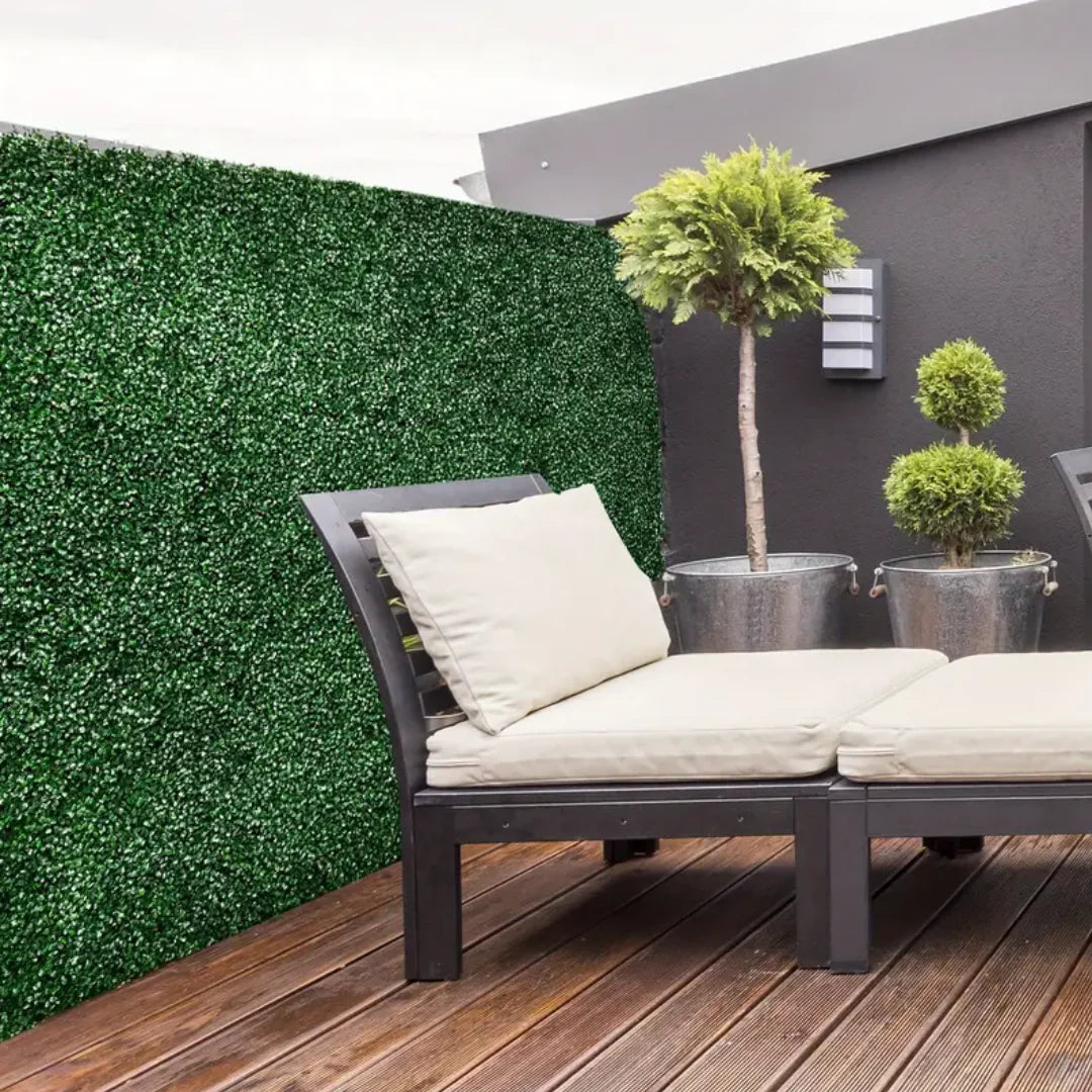 Mini Veštačka Trava 40×60 cm – Brzo Uređenje Prostora bez Održavanja